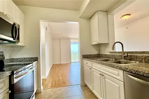 900 SW 8th St, Miami, FL 33130 - Photo 6