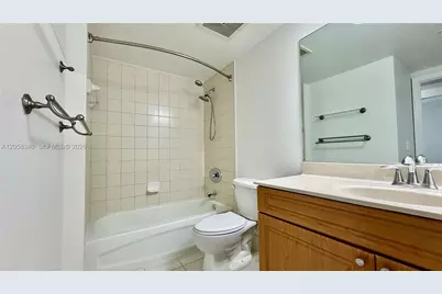 900 SW 8th St #1501, Miami, FL 33130 - Photo 16