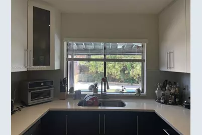 1066 NE 202nd Ln, Miami, FL 33179 - Photo 24