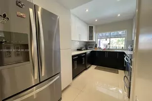 1066 NE 202nd Ln, Miami, FL 33179 - Photo 20