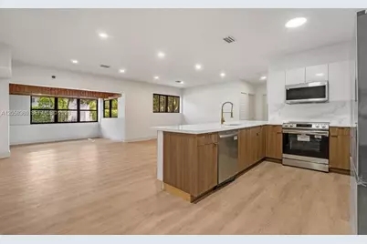450 NW 140th St, Miami, FL 33168 - Photo 12