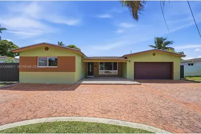2220 De Soto Dr, Miramar, FL 33023 - Photo 2