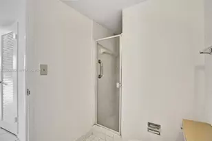 500 Three Islands Boulevard, Hallandale Beach, FL 33009 - Photo 34