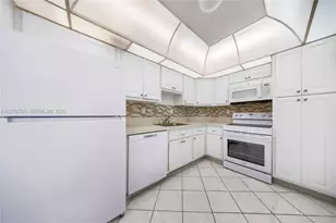 300 Bayview Dr, Sunny Isles Beach, FL 33160 - Photo 12