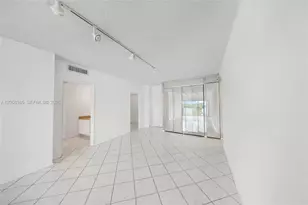 300 Bayview Dr, Sunny Isles Beach, FL 33160 - Photo 8