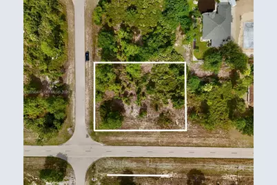 1041 Columbus Blvd, Lehigh Acres, FL 33974 - Photo 1
