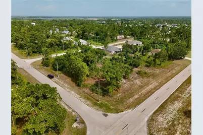 1041 Columbus Blvd, Lehigh Acres, FL 33974 - Photo 14