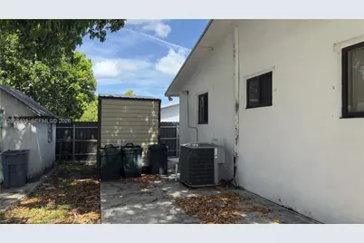 669 W 23rd St, Hialeah, FL 33010 - Photo 6