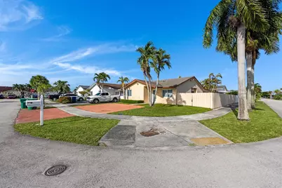 1616 SW 137th Pl, Miami, FL 33175 - Photo 14
