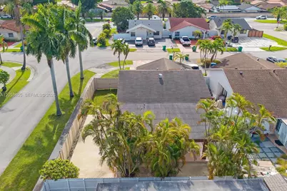 1616 SW 137th Pl, Miami, FL 33175 - Photo 10