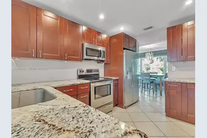 2294 NW 63rd Ave, Margate, FL 33063 - Photo 10