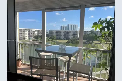 2855 Leonard Dr #H511, Aventura, FL 33160 - Photo 1