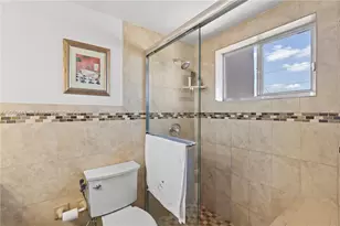 6215 W 20th Ave, Hialeah, FL 33012 - Photo 14