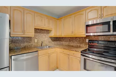 7910 Camino Real #N105, Miami, FL 33143 - Photo 10