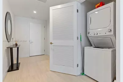 77 SE 5th Street #3902, Miami, FL 33131 - Photo 12