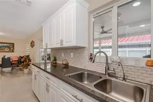 11559 SW 7th St, Sweetwater, FL 33174 - Photo 10
