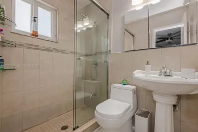 11559 SW 7th St, Sweetwater, FL 33174 - Photo 22