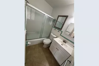 1061 NE 34th #3, Oakland Park, FL 33334 - Photo 8