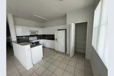 11419 NW 76th Ter, Doral, FL 33178 - Photo 6