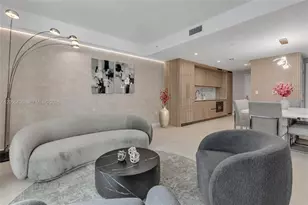 77 SE 5th St, Miami, FL 33131 - Photo 24