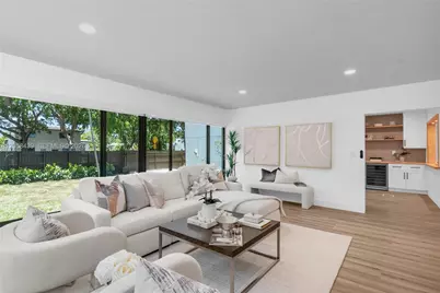 205 NE 123rd St, North Miami, FL 33161 - Photo 20
