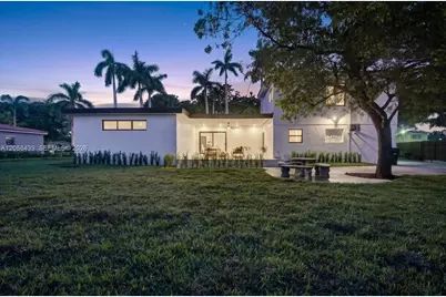 205 NE 123rd St, North Miami, FL 33161 - Photo 50