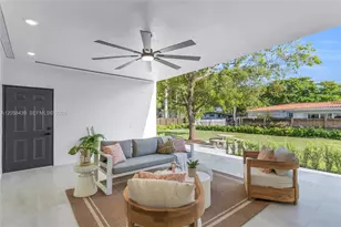 205 NE 123rd St, North Miami, FL 33161 - Photo 36