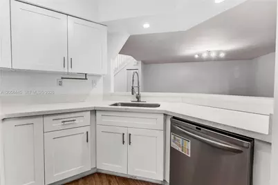 9005 W Sunrise Blvd #9005, Plantation, FL 33322 - Photo 6