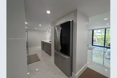 1800 Collins Ave #3H, Miami Beach, FL 33139 - Photo 4