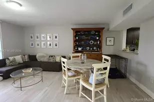 8015 SW 107th Ave, Miami, FL 33173 - Photo 8