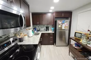 8015 SW 107th Ave, Miami, FL 33173 - Photo 2