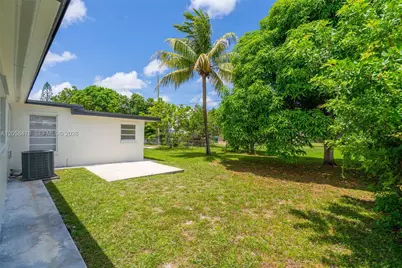 19425 NW 39th Ave, Miami Gardens, FL 33055 - Photo 4