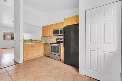 7851 NW 6th St #205B, Pembroke Pines, FL 33024 - Photo 12