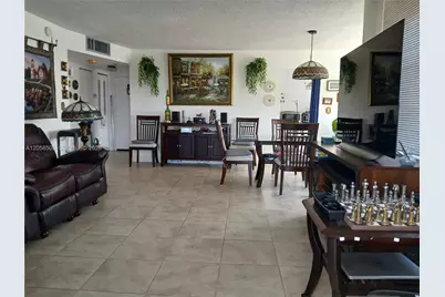 1100 Saint Charles Pl #712, Pembroke Pines, FL 33026 - Photo 4