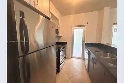 1034 Lenox Ave #8, Miami Beach, FL 33139 - Photo 2