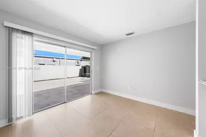 31 NW 108th Ct, Miami, FL 33172 - Photo 10