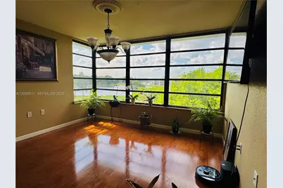 1705 Whitehall Dr #401, Davie, FL 33324 - Photo 4