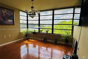 1705 Whitehall Dr, Davie, FL 33324 - Photo 4