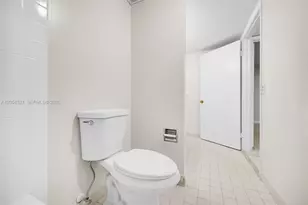 18965 NW 62nd Ave, Hialeah, FL 33015 - Photo 24