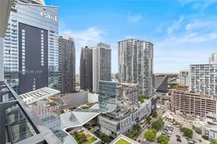 68 SE 6th St, Miami, FL 33131 - Photo 24