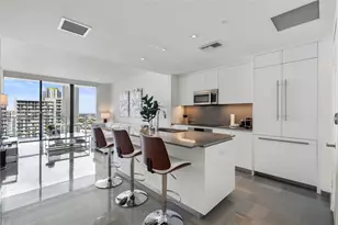 68 SE 6th St, Miami, FL 33131 - Photo 2