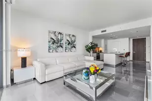 68 SE 6th St, Miami, FL 33131 - Photo 12