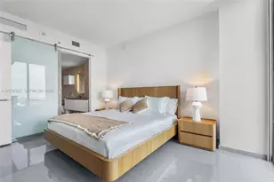 68 SE 6th St, Miami, FL 33131 - Photo 14