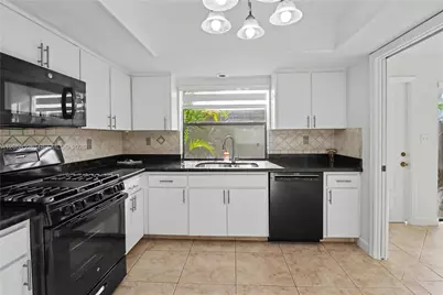 11459 SW 110th Ln, Miami, FL 33176 - Photo 8