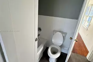 1928 McKinley St, Hollywood, FL 33020 - Photo 6