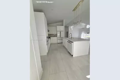 19640 NW 87th Pl #19640, Hialeah, FL 33018 - Photo 8