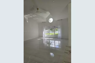 19640 NW 87th Pl #19640, Hialeah, FL 33018 - Photo 4