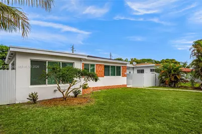 1271 NE 159th St, North Miami Beach, FL 33162 - Photo 16
