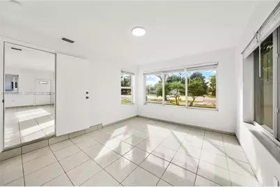 1271 NE 159th St, North Miami Beach, FL 33162 - Photo 8