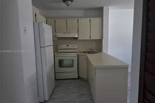5525 W 24th Way, Hialeah, FL 33016 - Photo 8